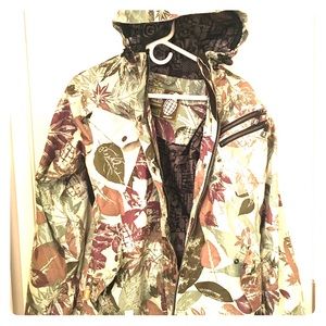 Grenade Women’s Small Camo Snowboard / Ski Jacket